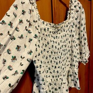 LOFT peasant top. Size small.